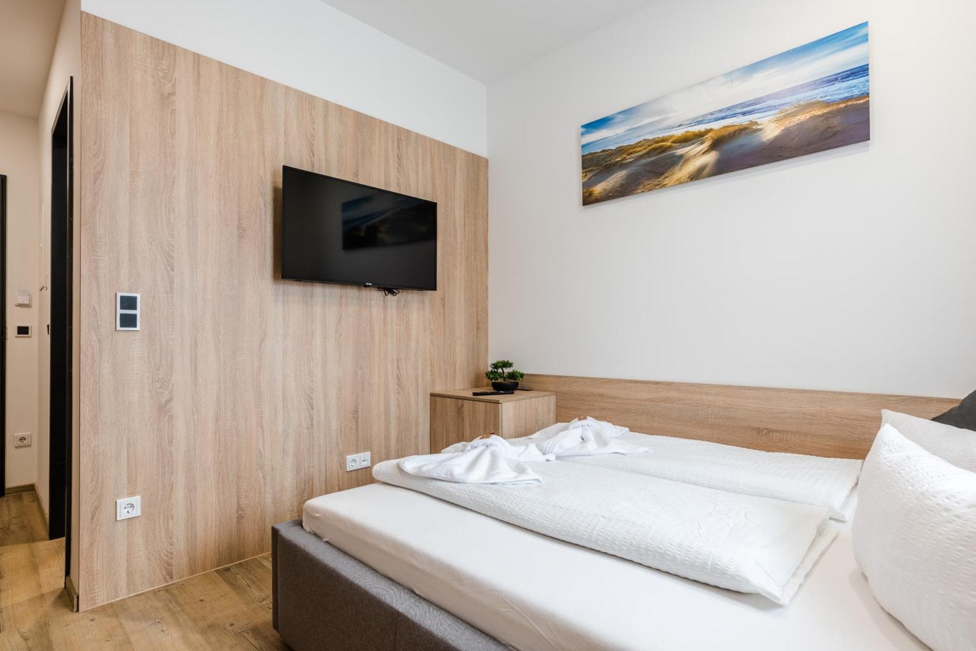 Hotel Montenegro วอร์มส์ ภายนอก รูปภาพ
