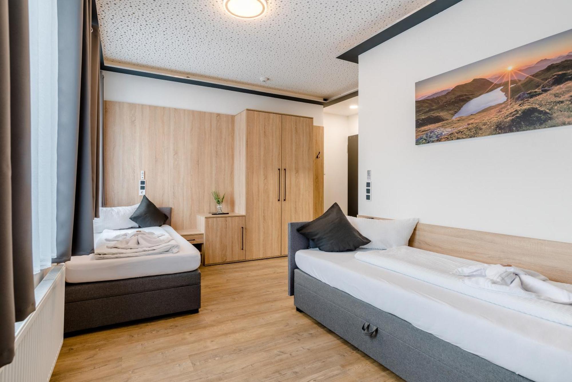 Hotel Montenegro วอร์มส์ ภายนอก รูปภาพ
