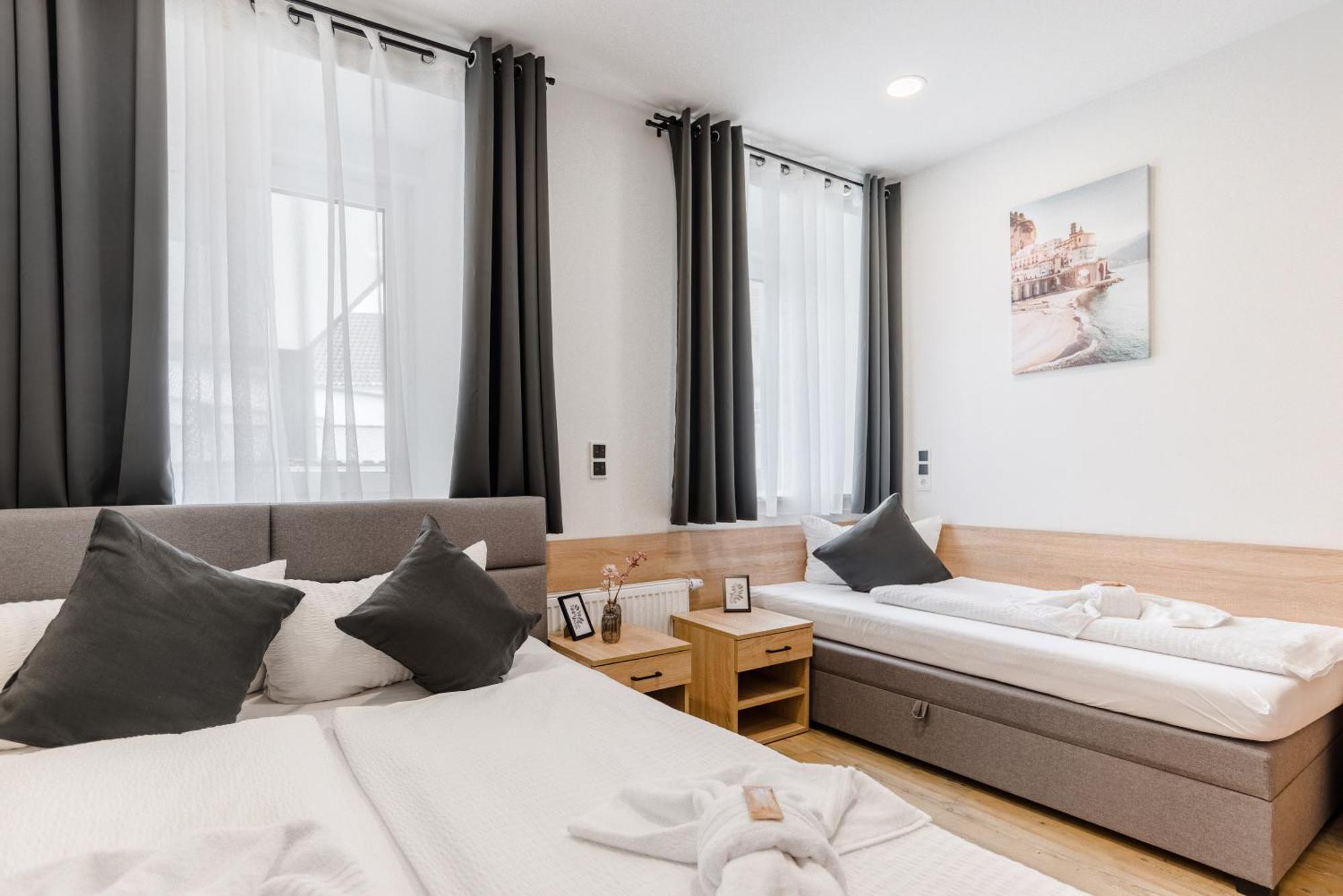 Hotel Montenegro วอร์มส์ ภายนอก รูปภาพ