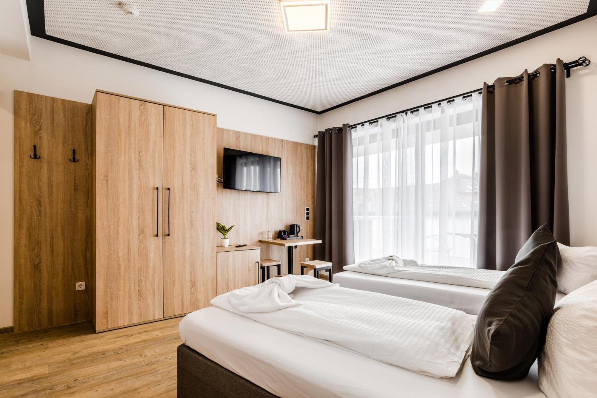Hotel Montenegro วอร์มส์ ภายนอก รูปภาพ