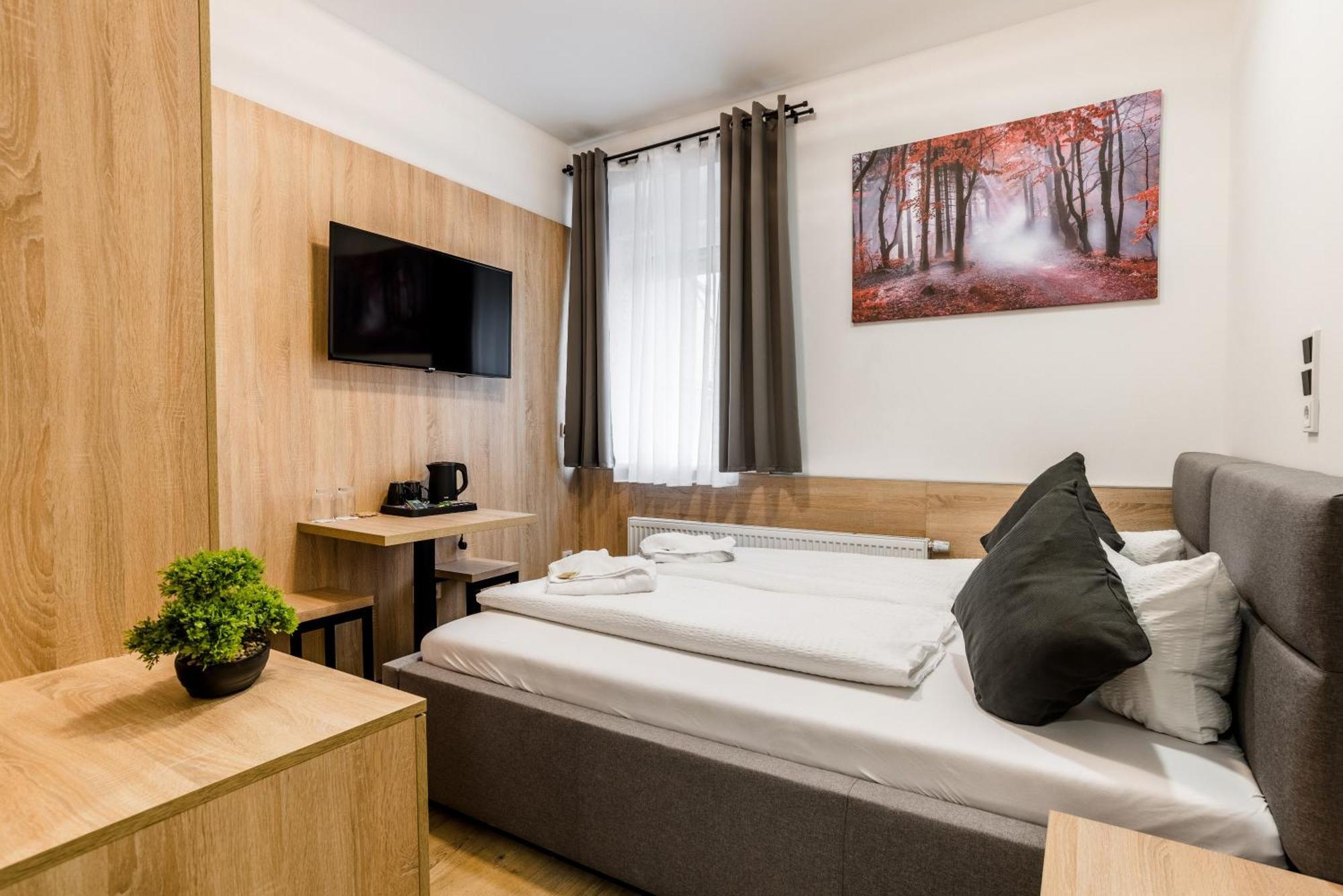 Hotel Montenegro วอร์มส์ ภายนอก รูปภาพ