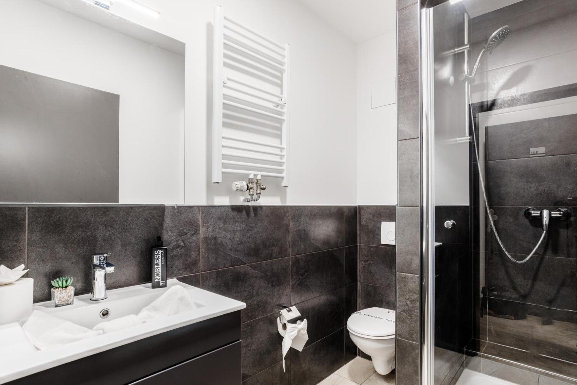Hotel Montenegro วอร์มส์ ภายนอก รูปภาพ