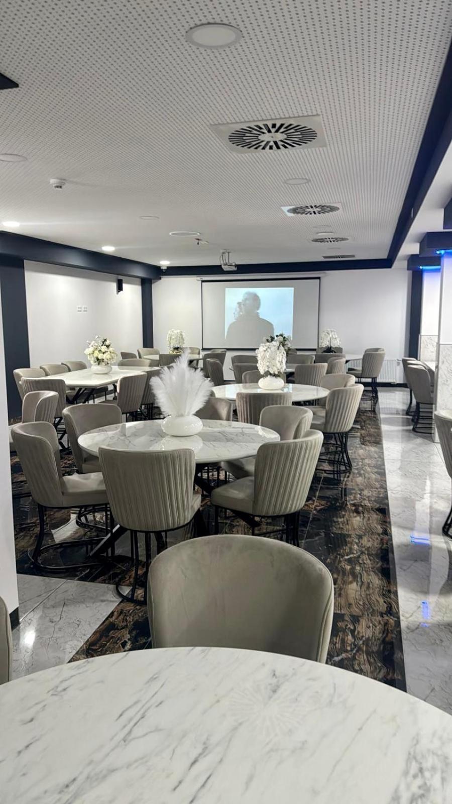 Hotel Montenegro วอร์มส์ ภายนอก รูปภาพ