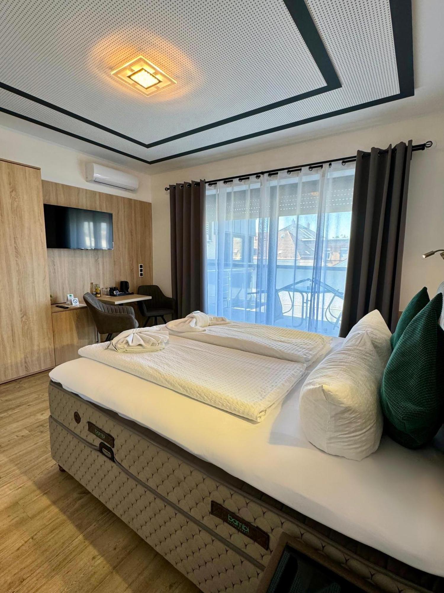 Hotel Montenegro วอร์มส์ ภายนอก รูปภาพ